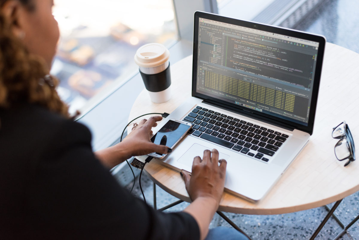 Volunteer to help improve diversity in tech. (Photo by Flickr user WOCinTech Chat, used under a Creative Commons license)