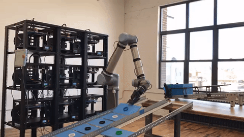 Voodoo's robotic arm. Look at it go.