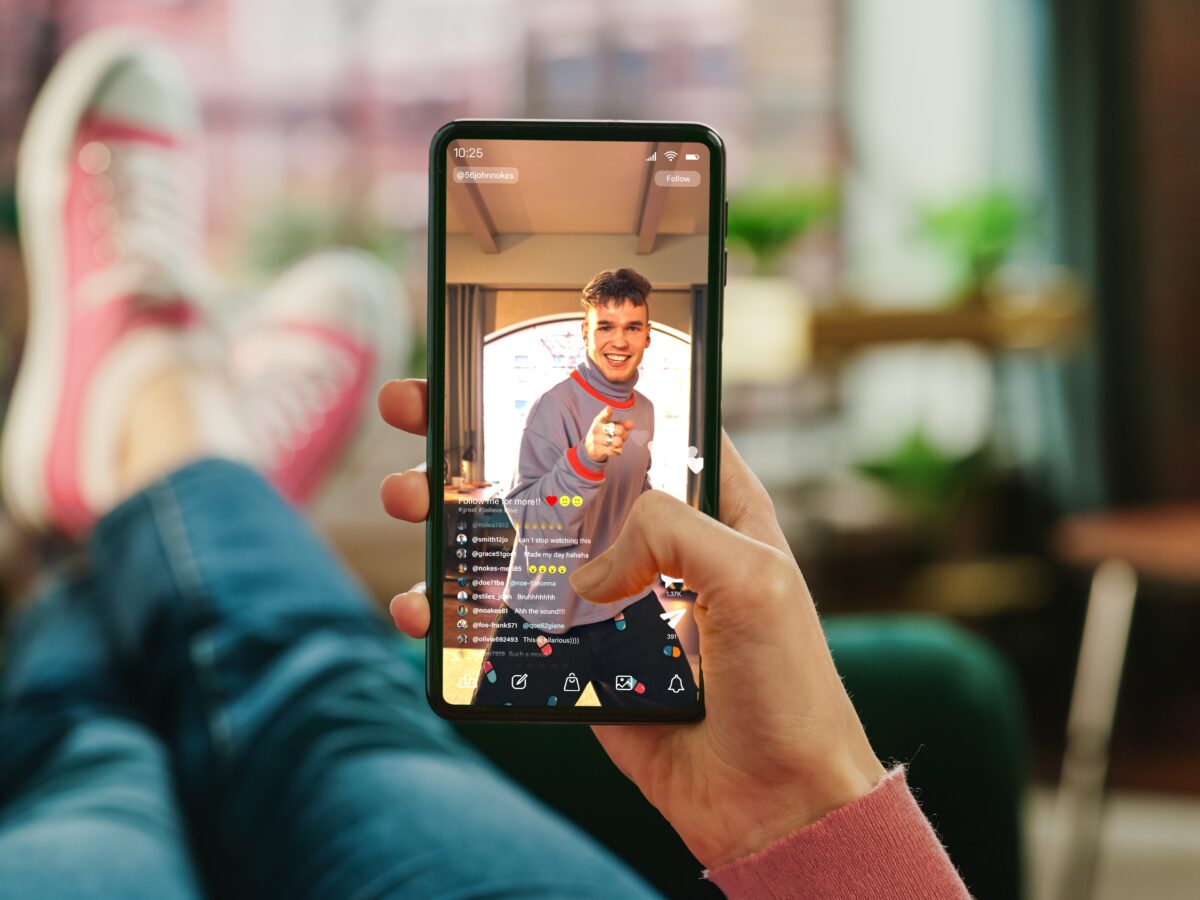 Virginia’s new law limits kids’ social media use to 1 hour a day. Can it work?
