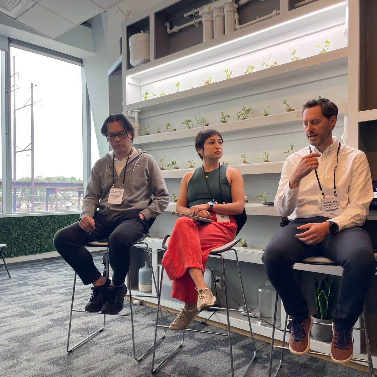 How founders can turn conference networking into customers, partners and peer support