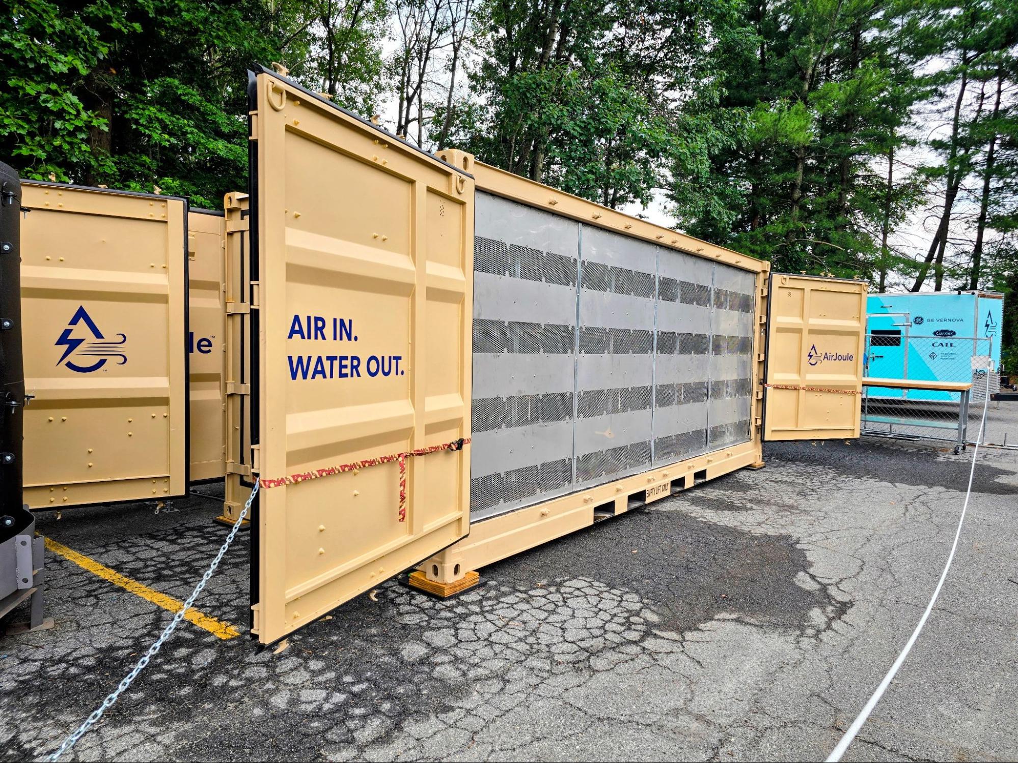 This machine in Delaware turns data center heat into water