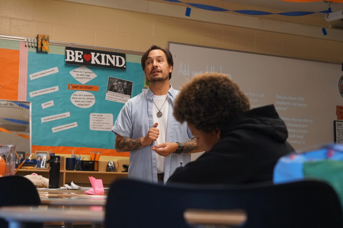 Inside the room-by-room battle to enforce Maryland’s classroom cellphone bans