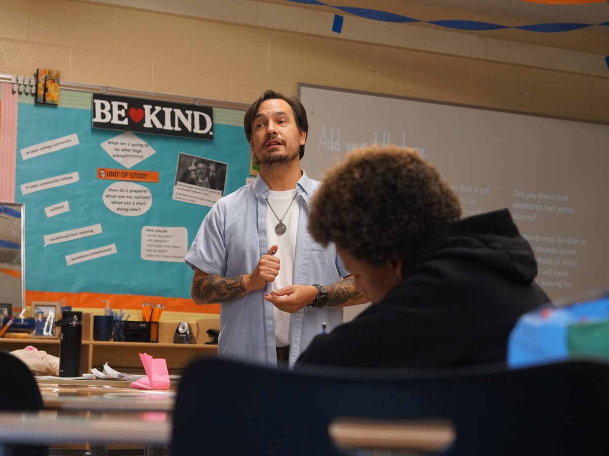 Inside the room-by-room battle to enforce Maryland’s classroom cellphone bans